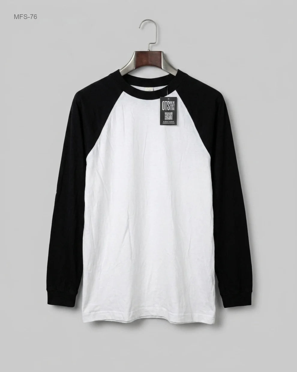 Brand: H&M | Condition: Premium  H&M (MFS-76) Raglan Long Sleeve Tee Shipping calculated at checkout.