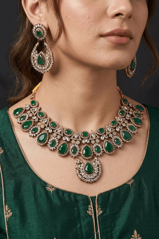 Traditional Antique Zircons & Gemstones Round Necklace Set