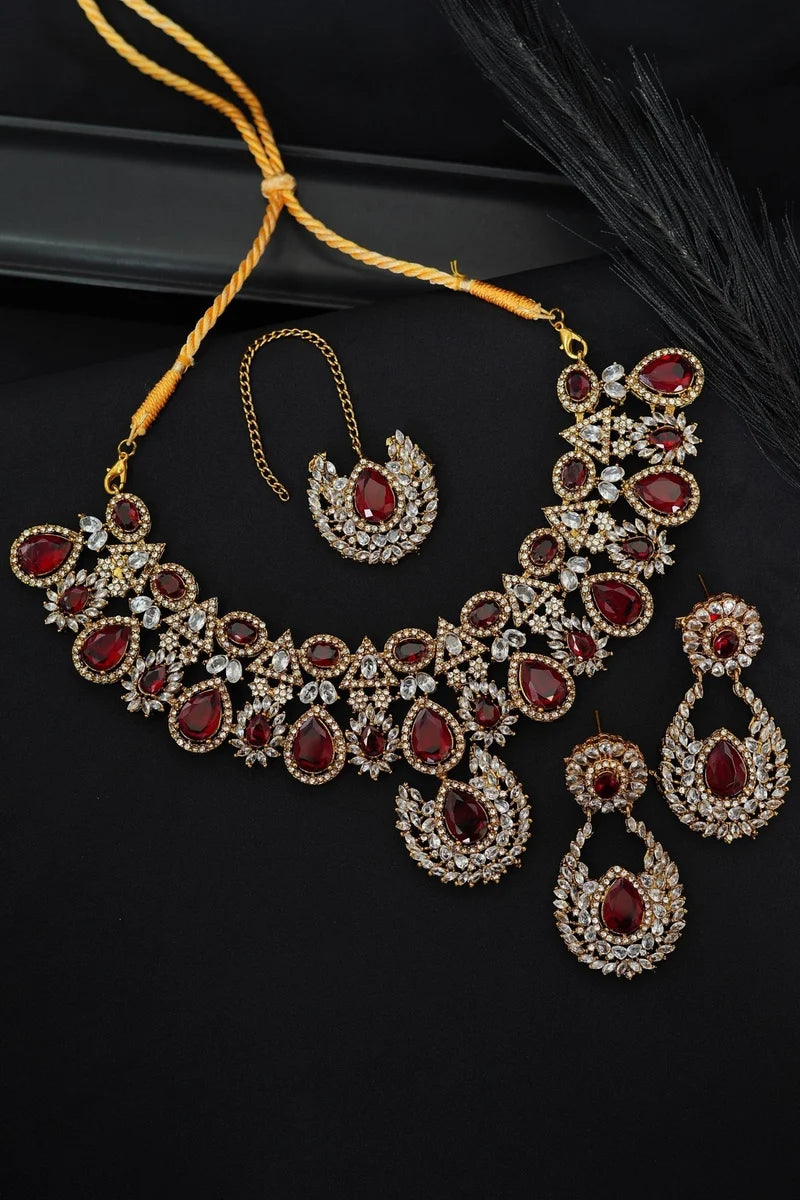 Traditional Antique Zircons & Gemstones Round Necklace Set