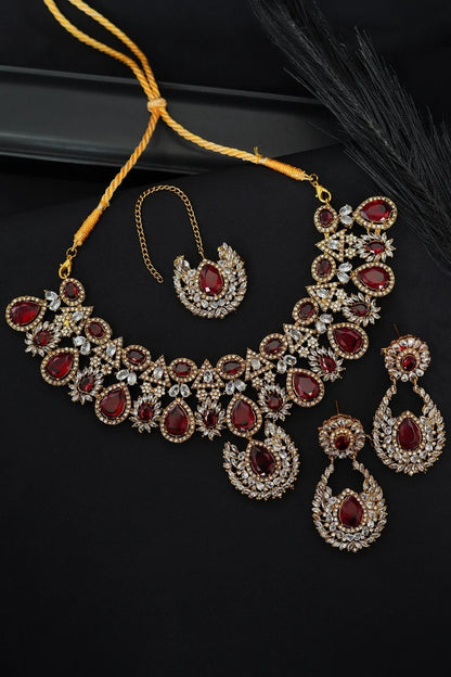Traditional Antique Zircons & Gemstones Round Necklace Set